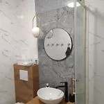 Powstancza Apartment *